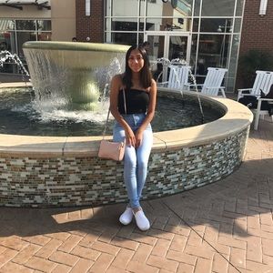 Meet your Posher, Briza